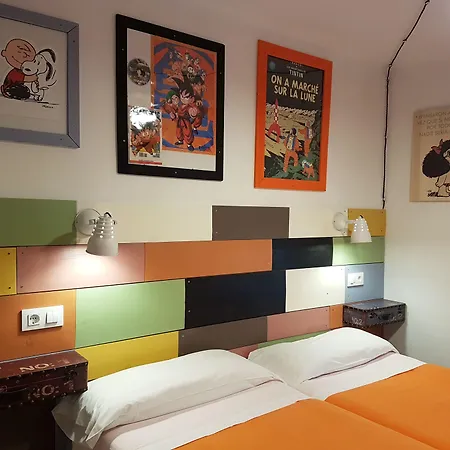 Barri Antic Hostel & Pub-3